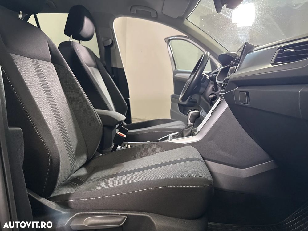 Volkswagen T-Roc - 12
