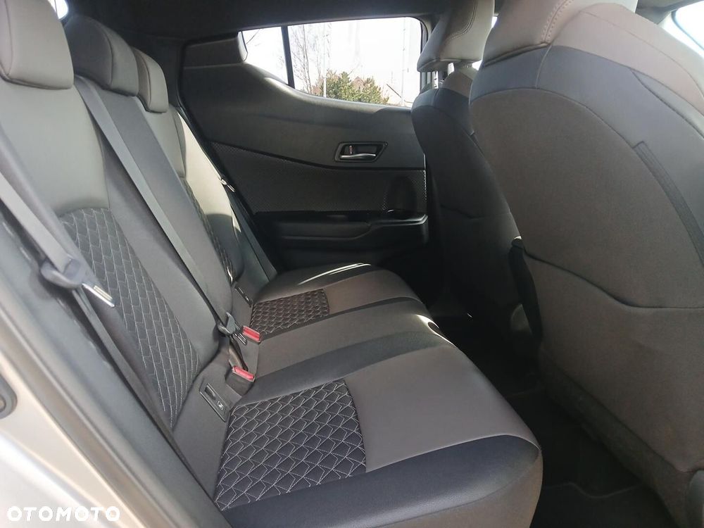 Toyota C-HR 2.0 Hybrid Executive - 11