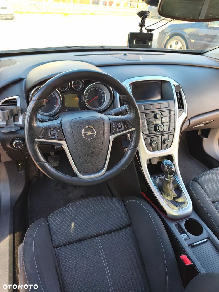 Opel Astra 1.4 T Cosmo - 18