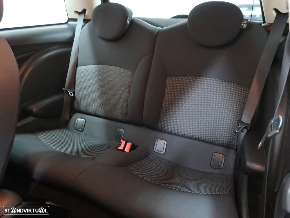 MINI 3 Portas Cooper D - 13