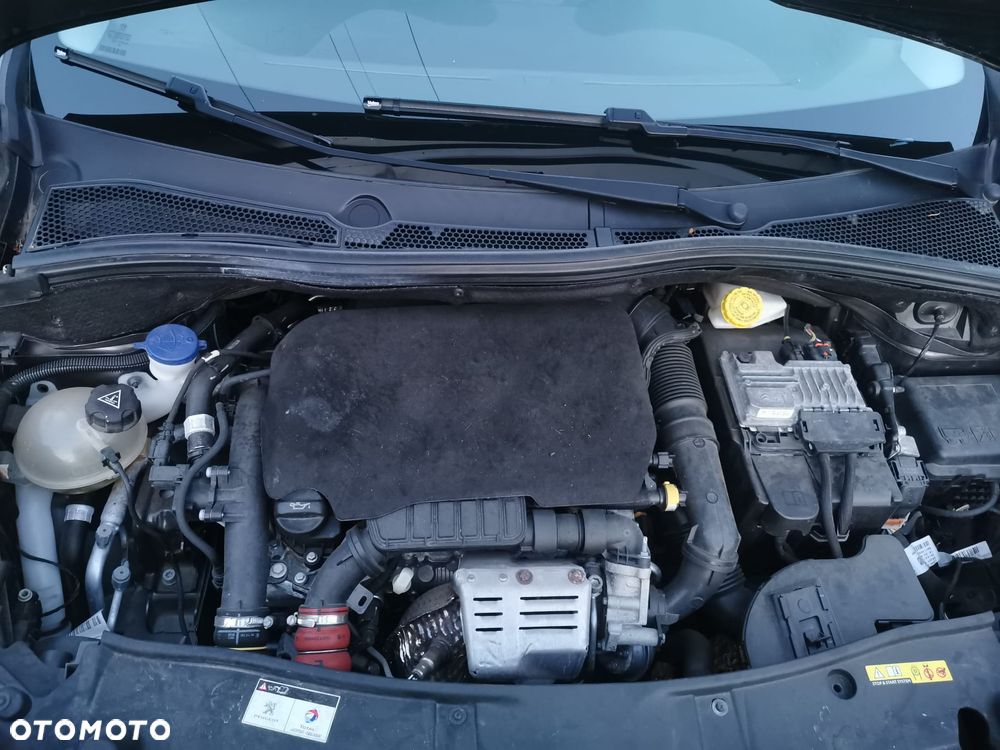 Peugeot 2008 1.2 Pure Tech Style S&S - 5