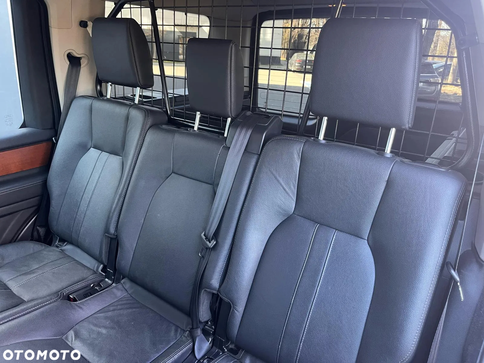 Land Rover Discovery IV 2.7D V6 HSE - 21