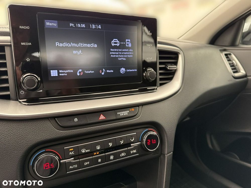 Kia Ceed - 27