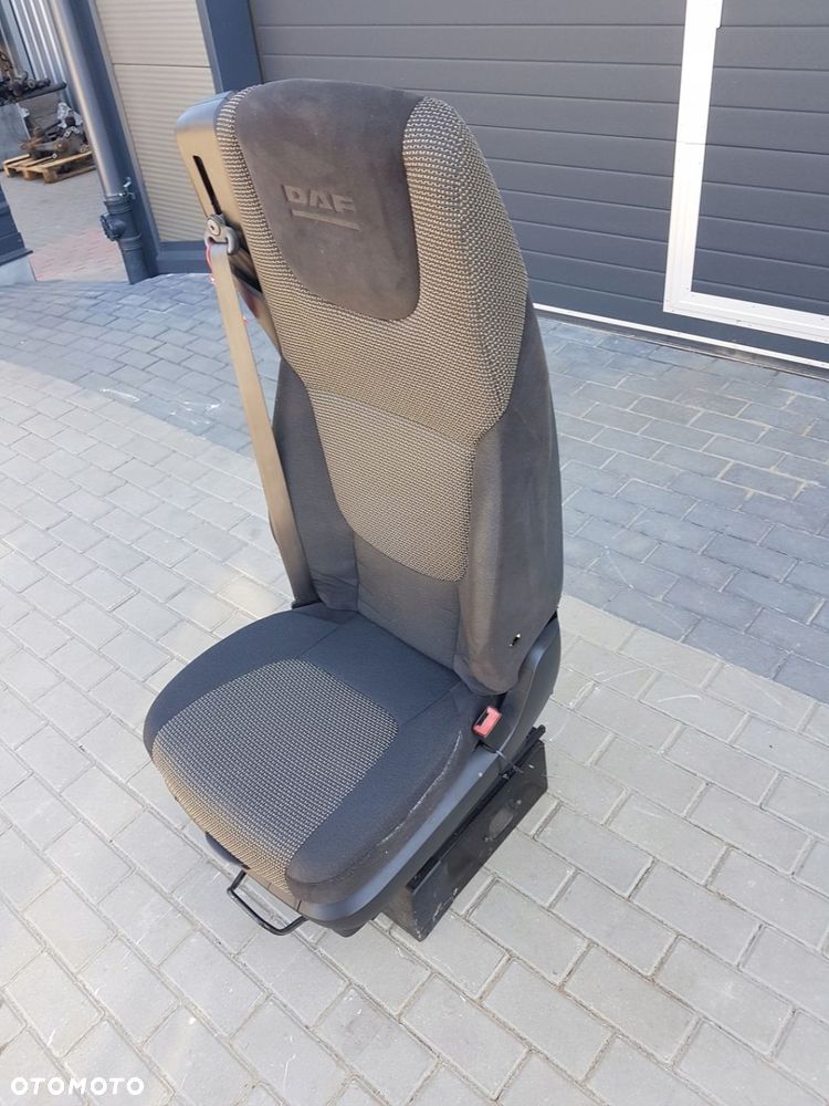FOTEL SIEDZISKO SIEDZENIE PRAWY PASAŻERA DAF XF 106 , CF EURO 6 - 2