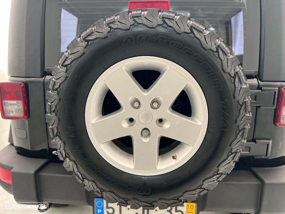 Jeep Wrangler 2.8 CRD ATX Sport - 29