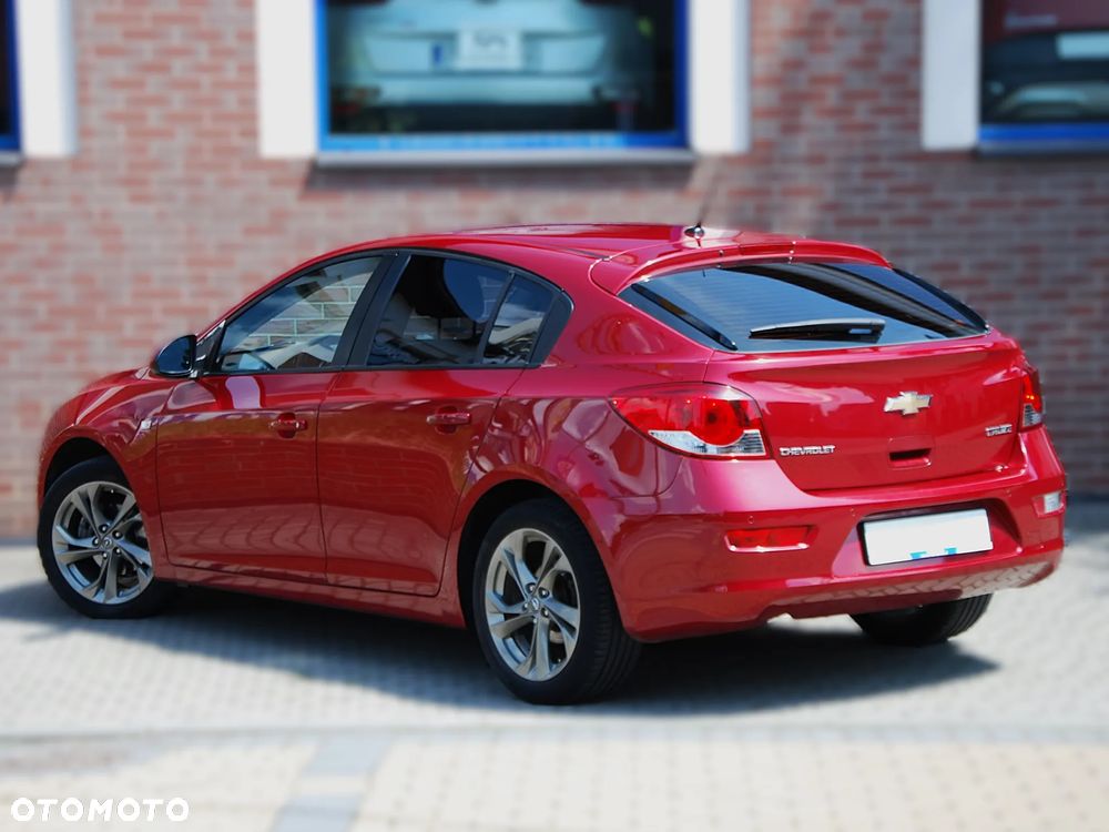 Chevrolet Cruze 1.6 LS+ - 11