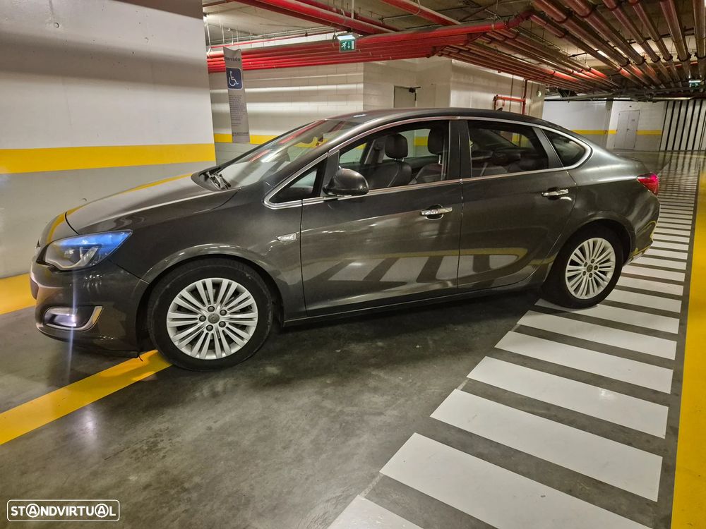 Opel Astra 1.7 CDTI Cosmo Start/Stop - 2