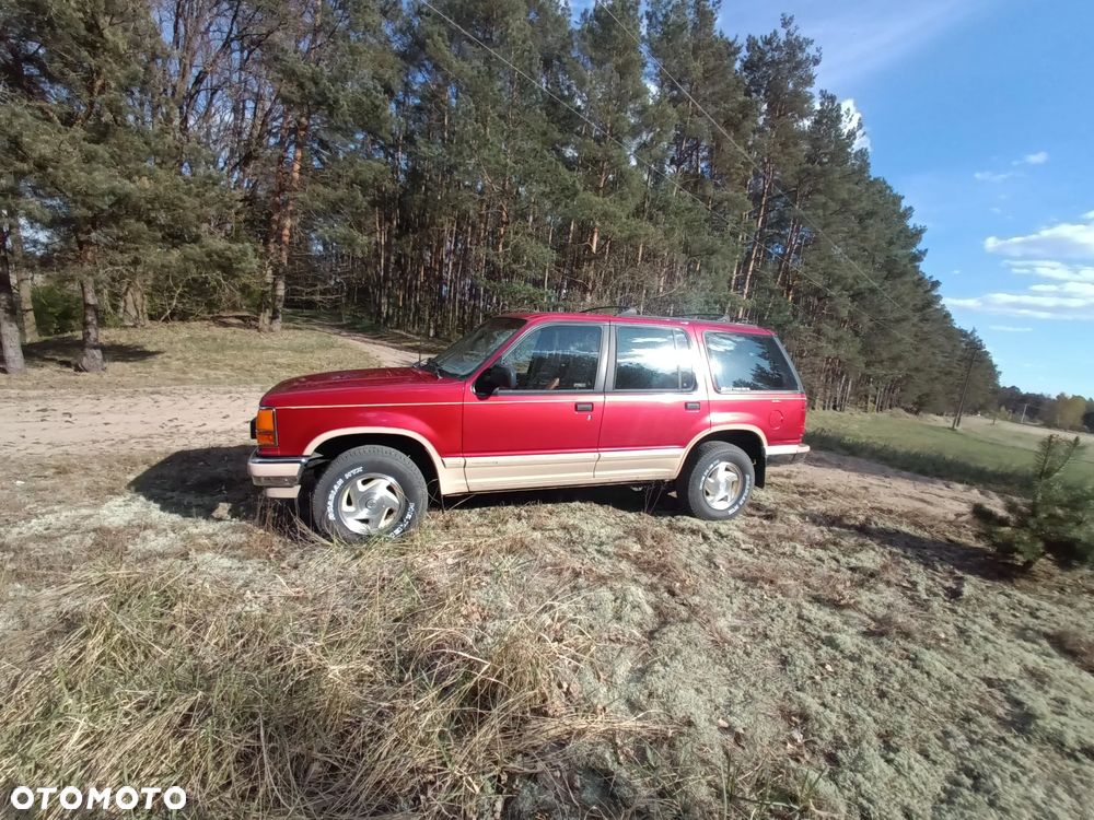 Ford Explorer Standard - 7
