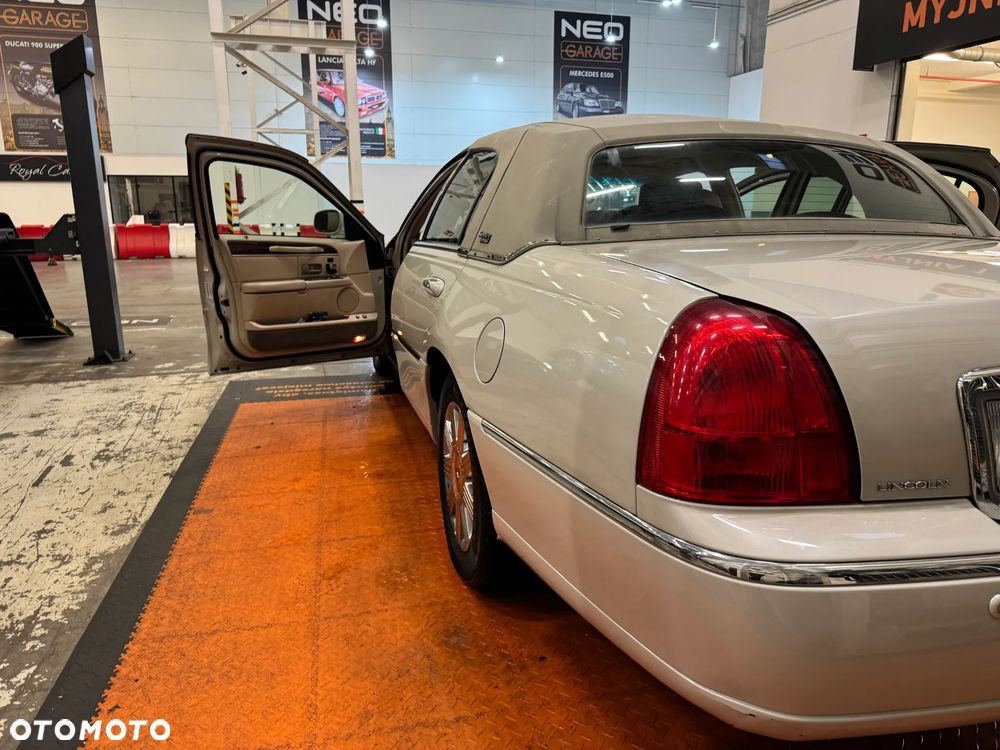 Lincoln Town Car 4.6 Signature - 33