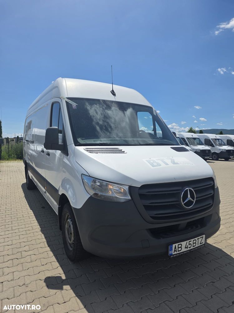 Mercedes-Benz Sprinter - 2