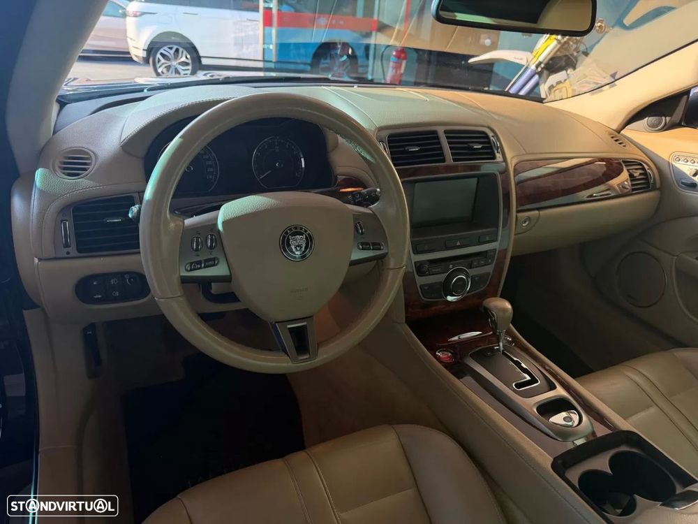 Jaguar XK 4.2 V8 - 7