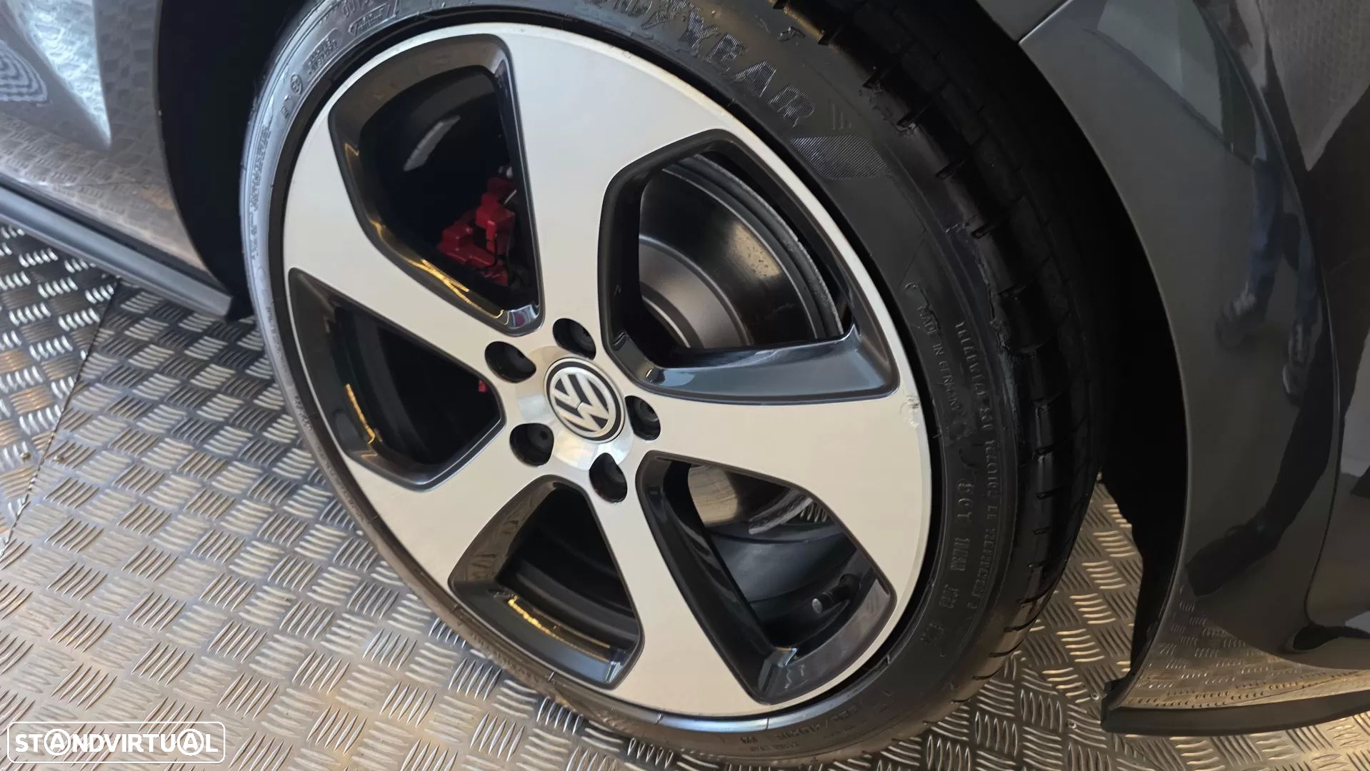 VW Golf 2.0 TSi GTi - 33