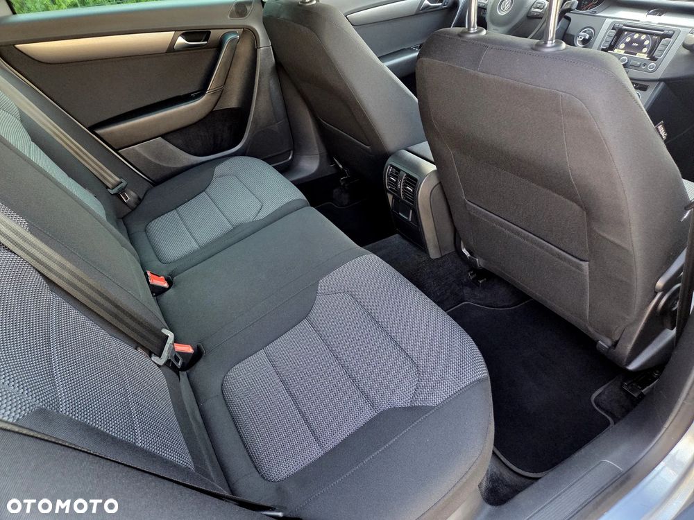 Volkswagen Passat - 18