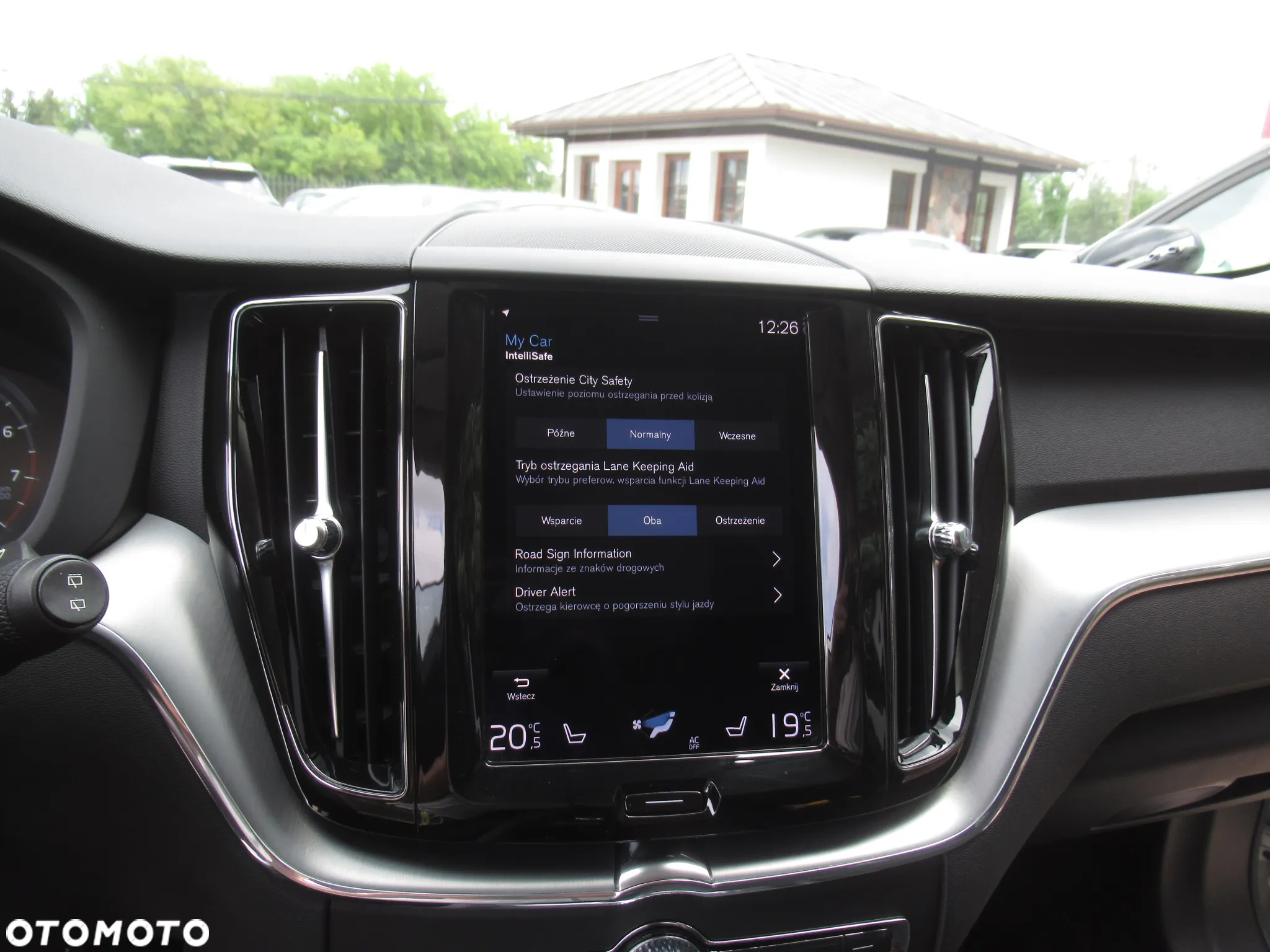 Volvo XC 60 B4 B Momentum - 23