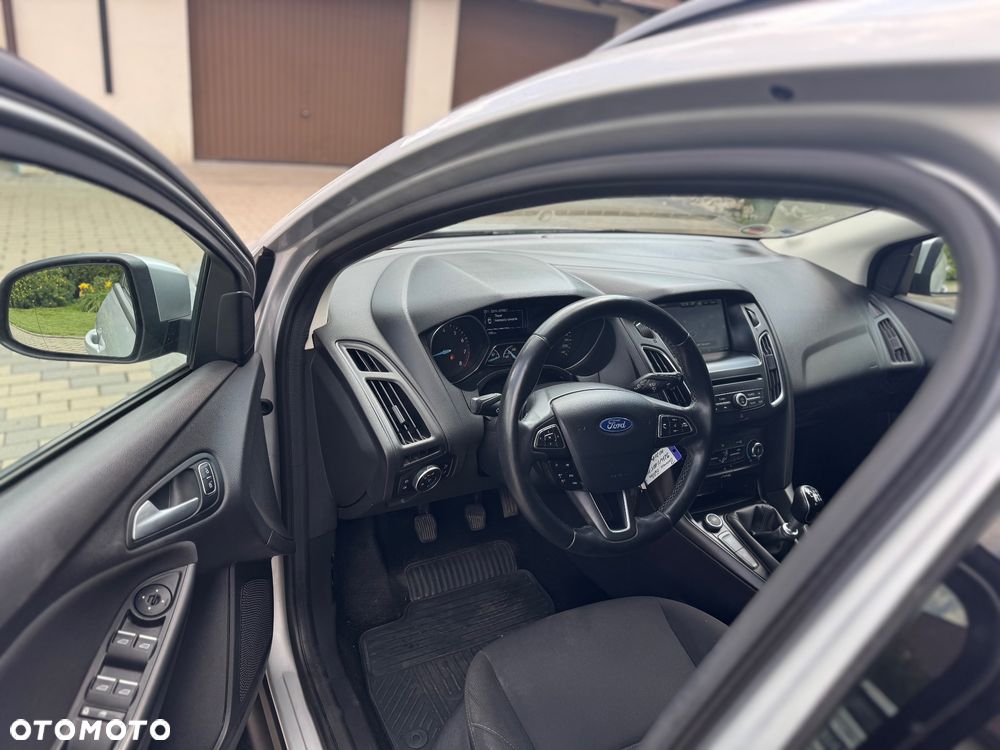 Ford Focus 1.0 EcoBoost Titanium - 11