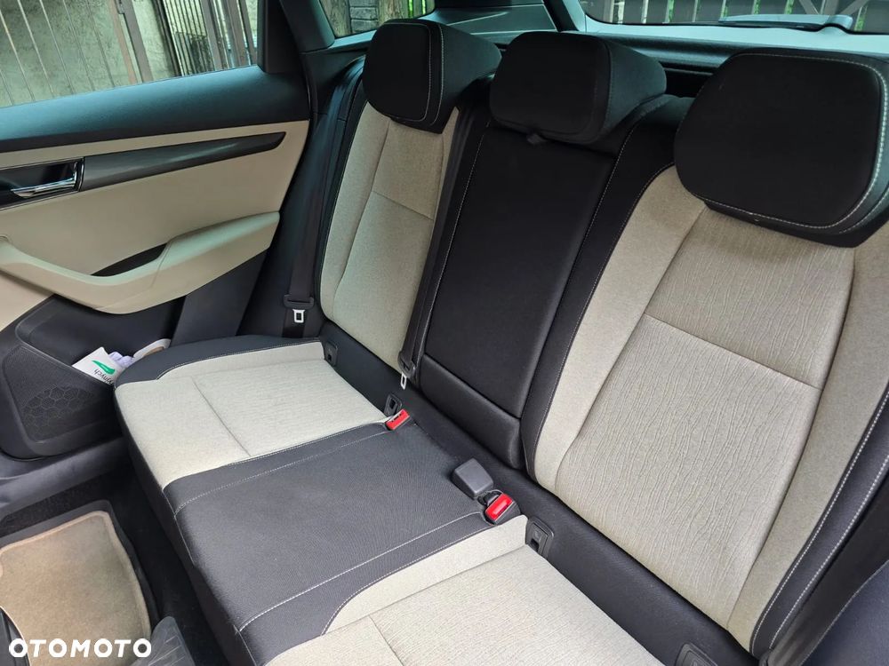 Skoda Karoq 1.6 TDI SCR 4x2 Ambition DSG - 13