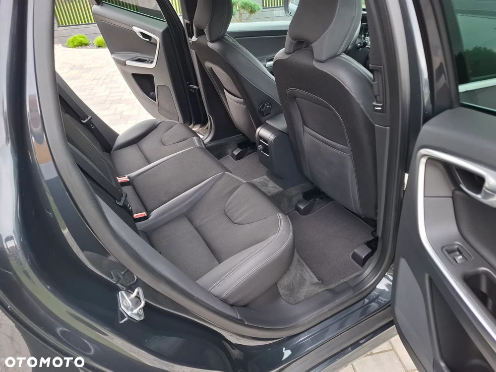 Volvo XC 60 D3 Momentum - 18