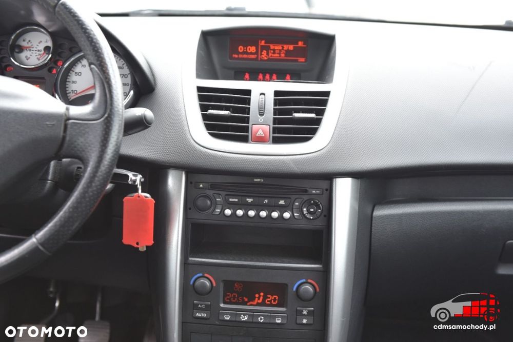 Peugeot 207 - 24