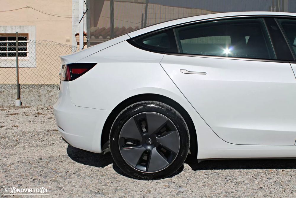 Tesla Model 3 - 6