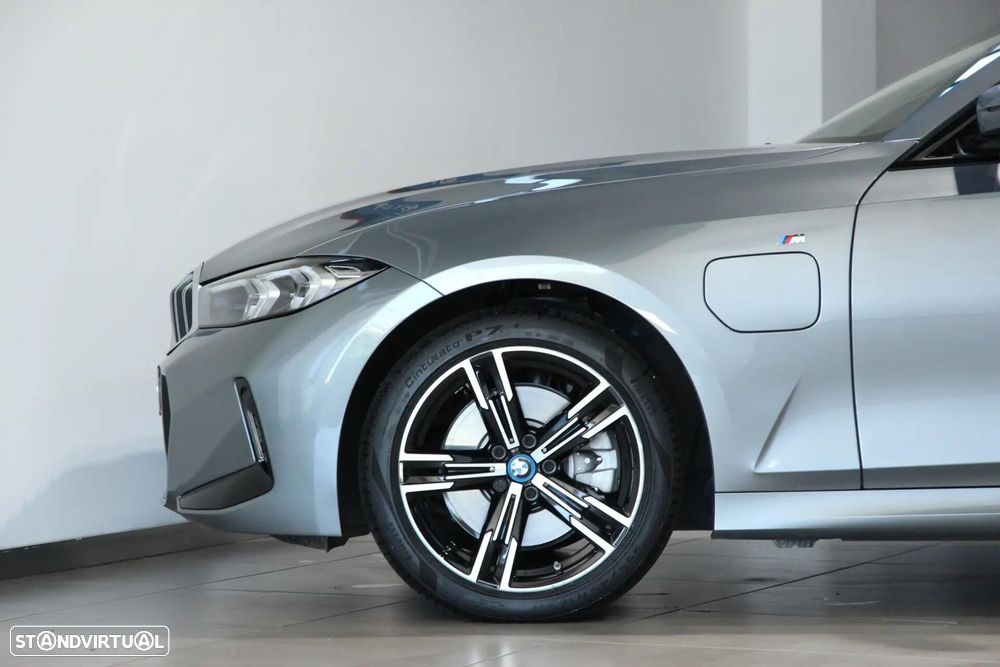 BMW 330 e Pack Desportivo M Auto - 3