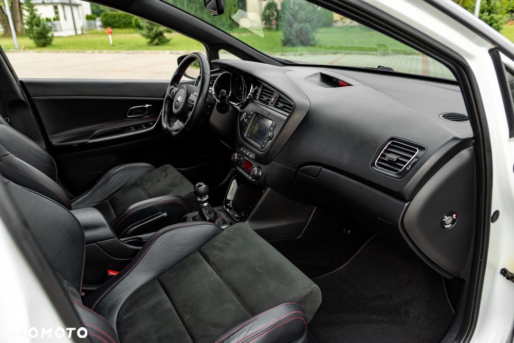 Kia Ceed 1.6 T-GDI GT - 25