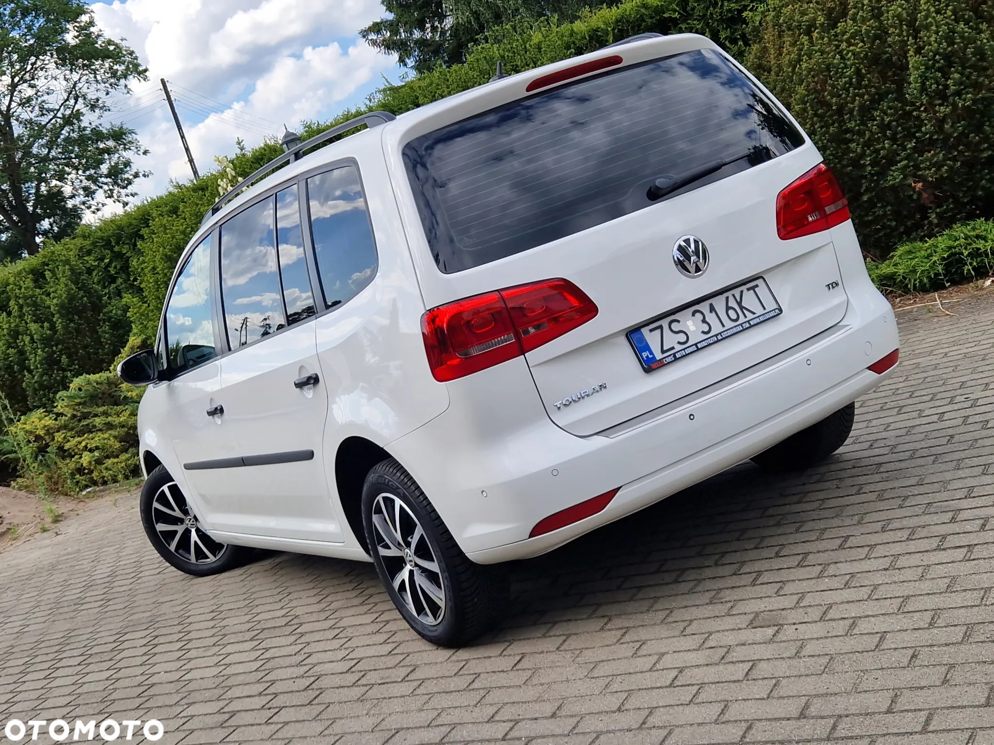 Volkswagen Touran 1.6 TDI DPF Comfortline - 4