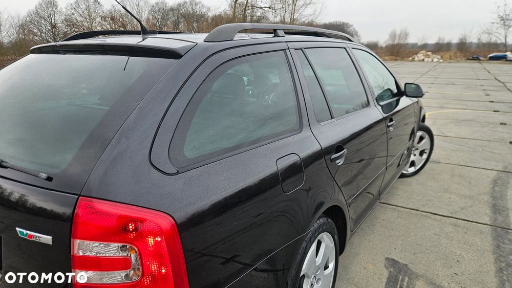 Skoda Octavia 2.0 TDI CR DPF RS - 32