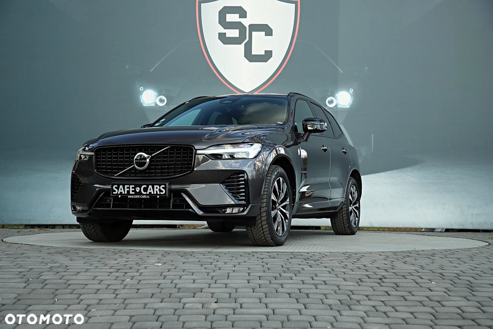 Volvo XC 60 B5 B AWD Plus Dark - 4