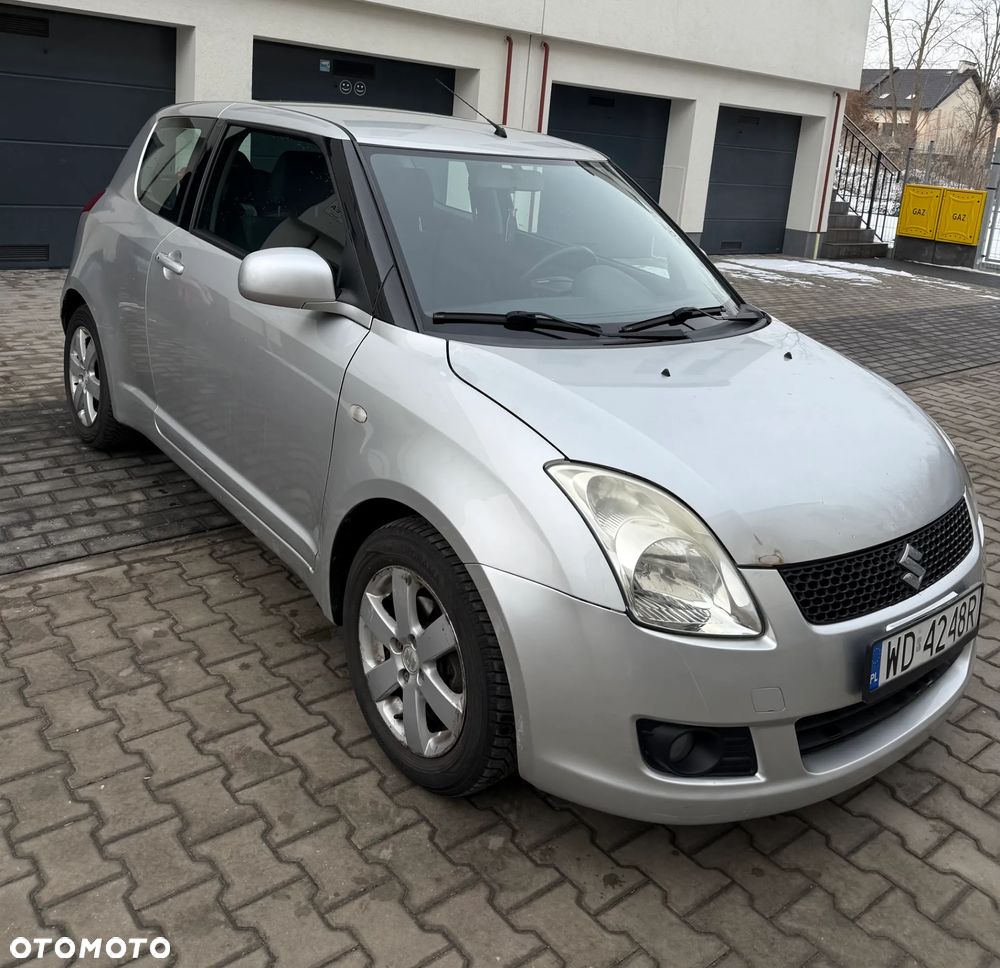 Suzuki Swift 1.3 GC - 4