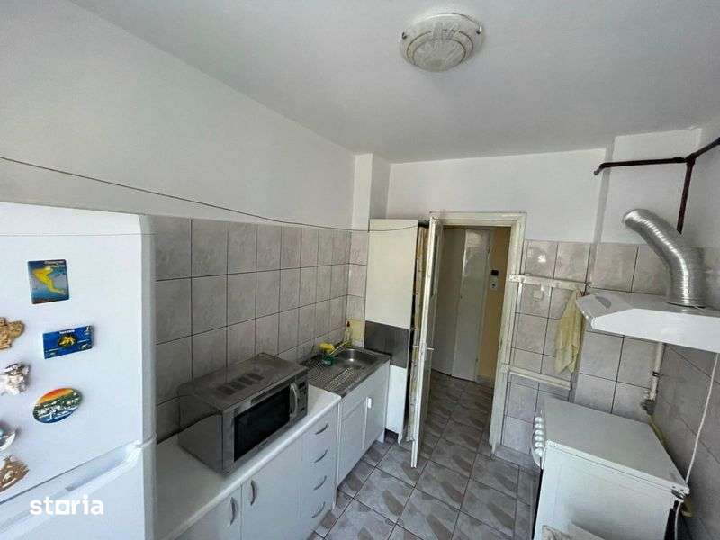 Apartament cu 3 camere, 60 mp, etaj 1, Pitesti bulevardul Republicii — fotografia 1