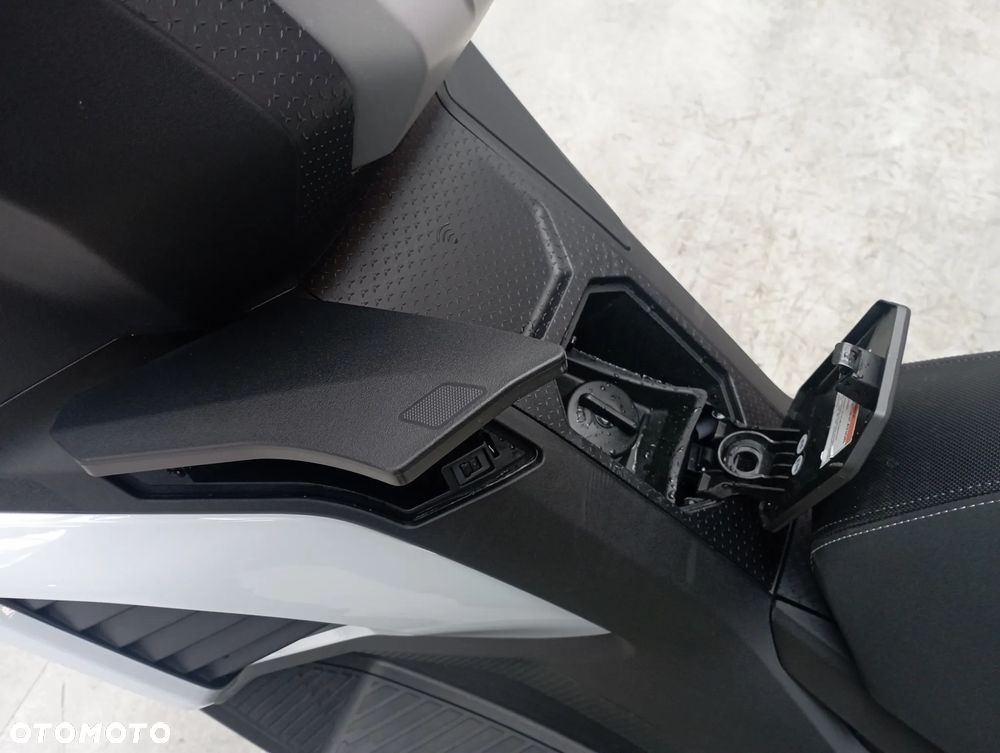 Aprilia SR - 11
