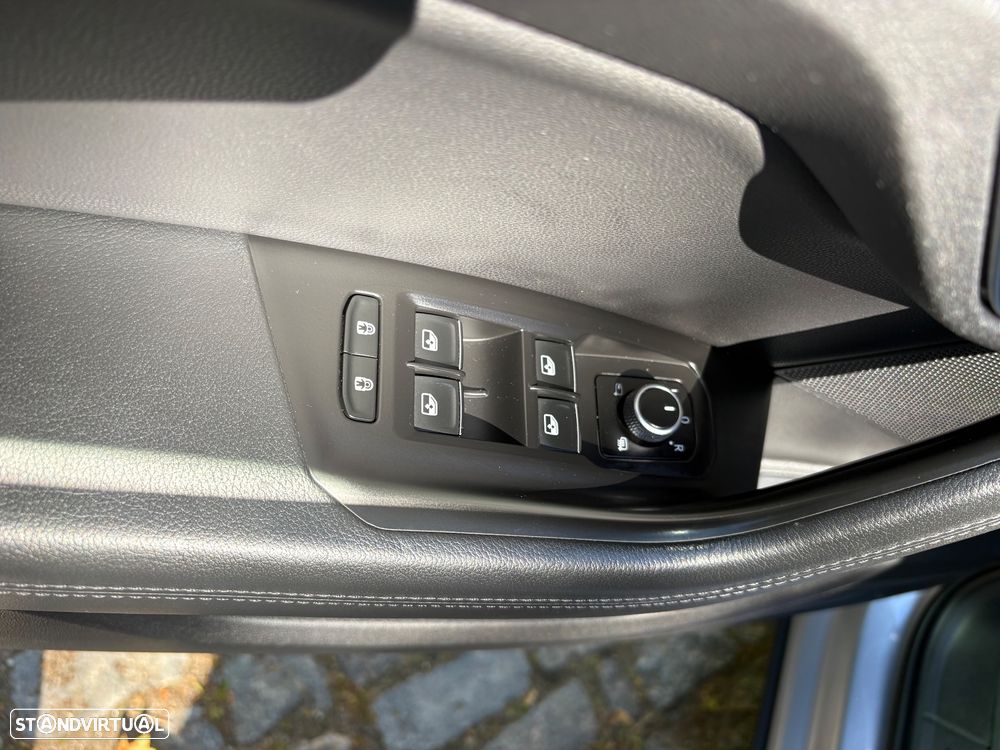 VW Touareg 3.0 TDI V6 Elegance Plus - 36