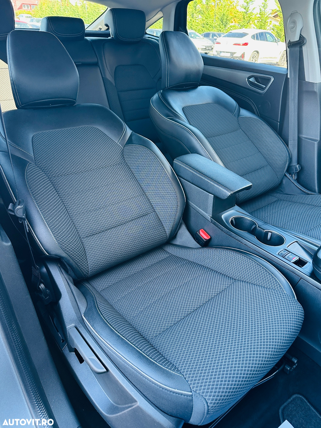 Renault Arkana E-TECH 145 Evolution - 17