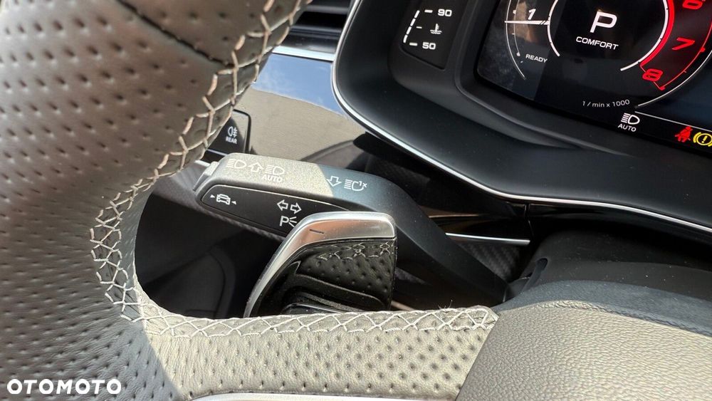 Audi RS Q8 - 29