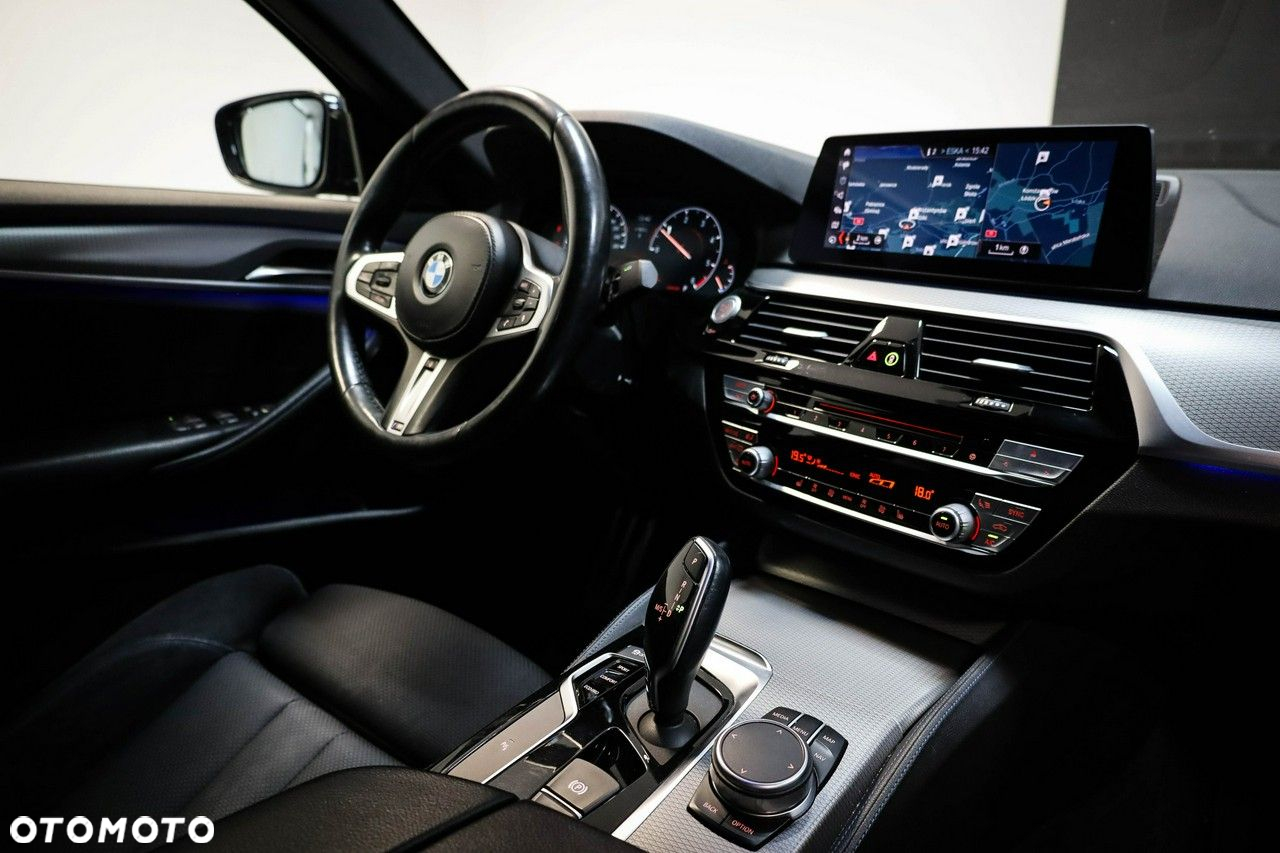 BMW Seria 5 520d xDrive M Sport sport - 19