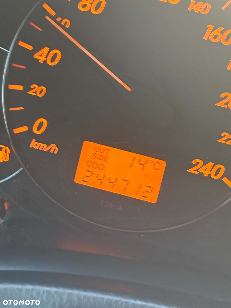 Toyota Avensis 1.8 VVT-i Luna - 12