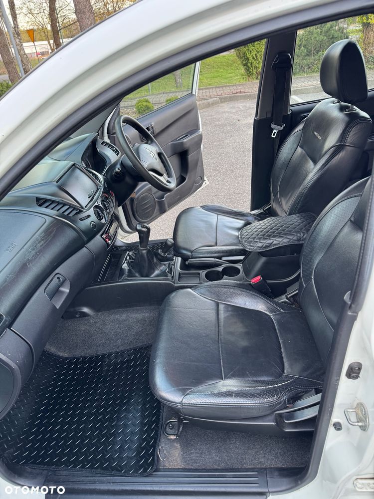 Mitsubishi L200 2.5 DID DC Intense + - 14