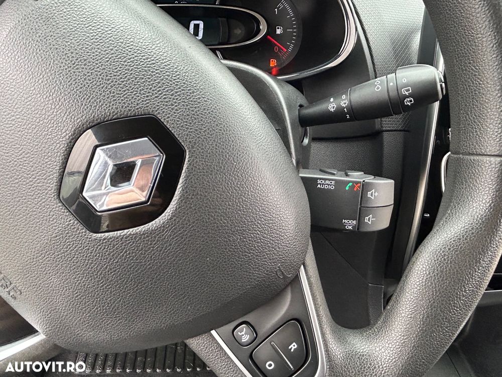 Renault Clio - 11