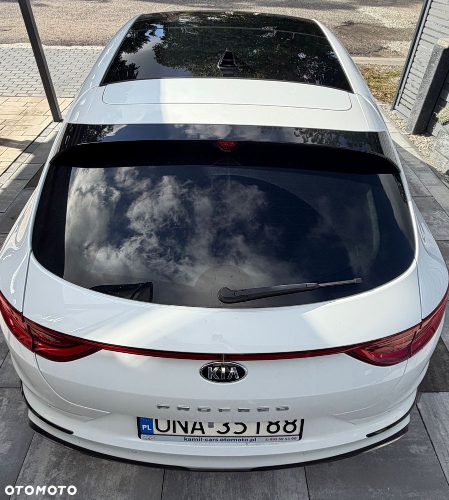 Kia ProCeed - 13