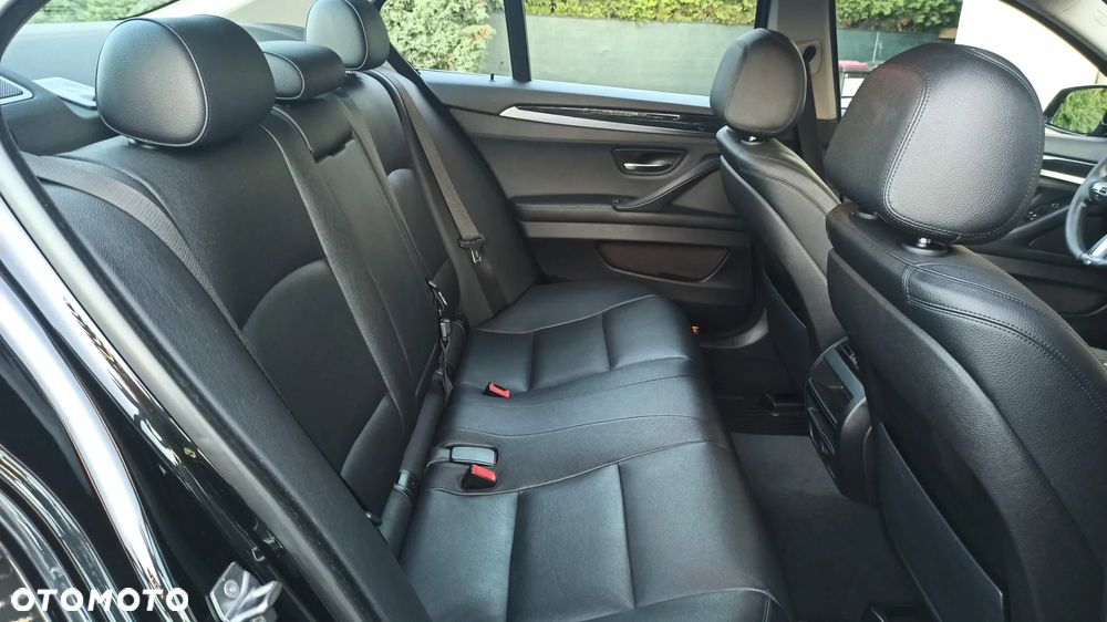 BMW Seria 5 525d xDrive Luxury Line - 18