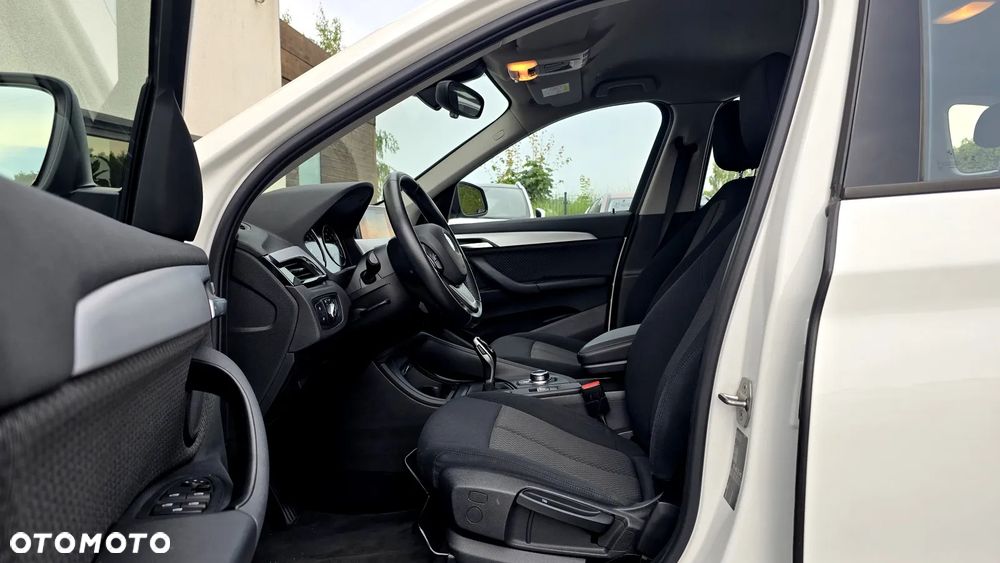 BMW X1 sDrive18i Business Edition - 18