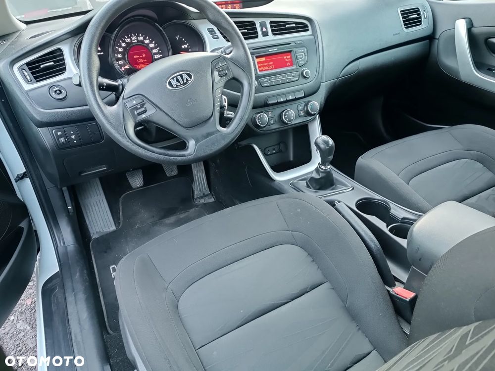Kia Ceed 1.4 CVVT Vision - 32