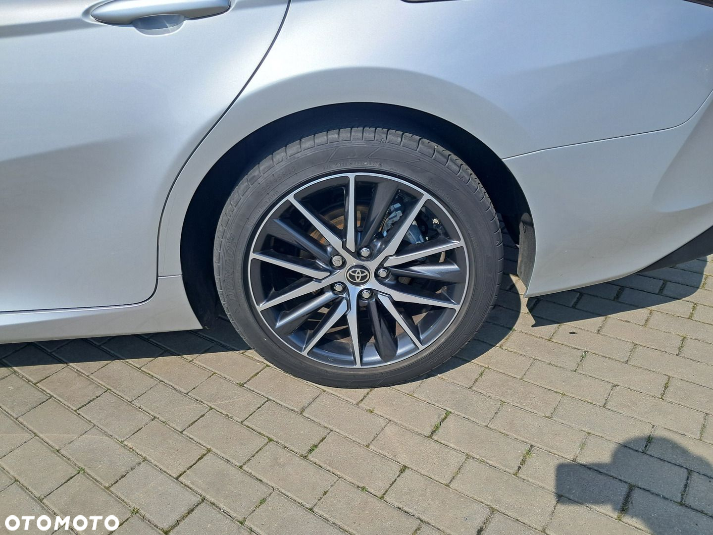 Toyota Camry 2.5 Hybrid Executive CVT - 17
