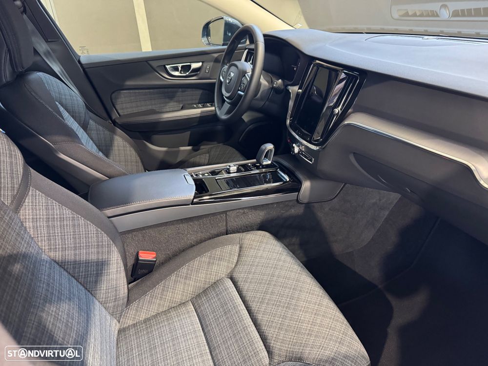 Volvo V60 2.0 T6 AWD TE Core - 32