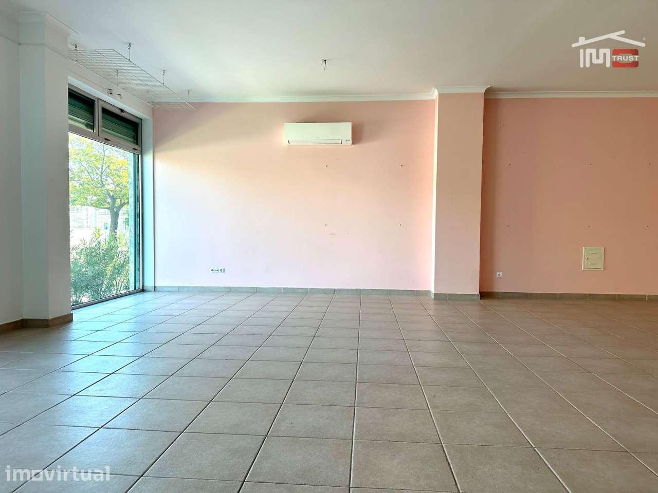 Loja Bastante Ampla e luminosa com 114m2 e Arrecadação - Grande imagem: 5/23