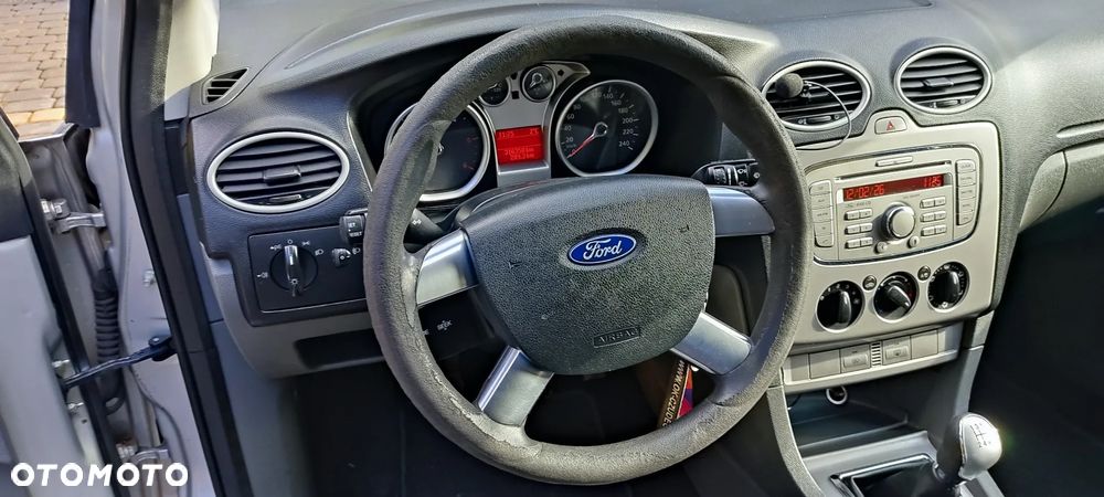 Ford Focus 1.8 TDCi Ambiente - 8