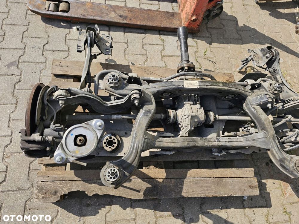 wózek sanki zwrotnica zawieszenie tył tylne mercedes glb 247 4matic - 1