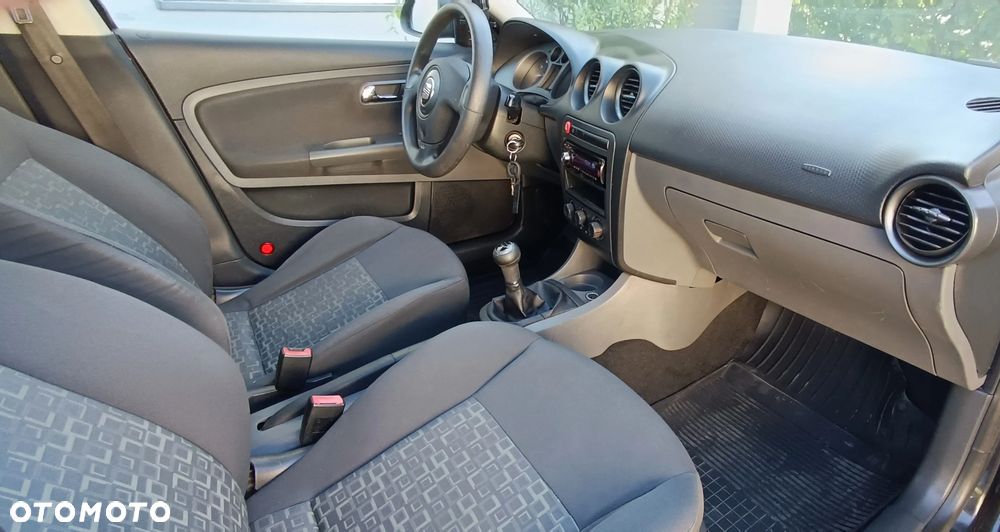 Seat Ibiza 1.4 16V Reference - 9