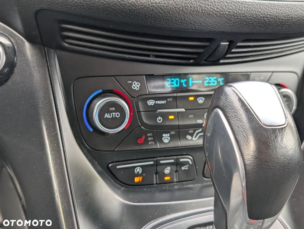 Ford Kuga - 8