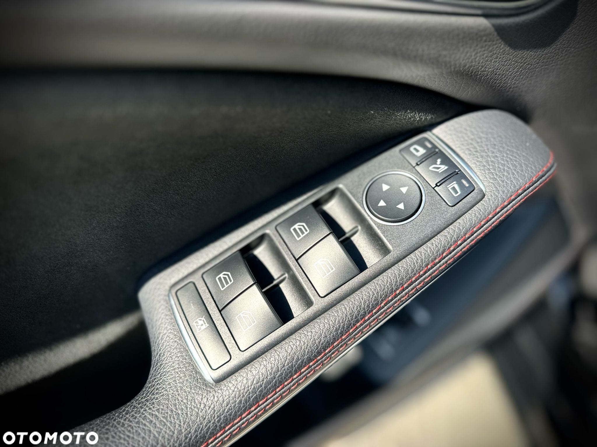 Mercedes-Benz CLA 200 7G-DCT AMG Line - 17